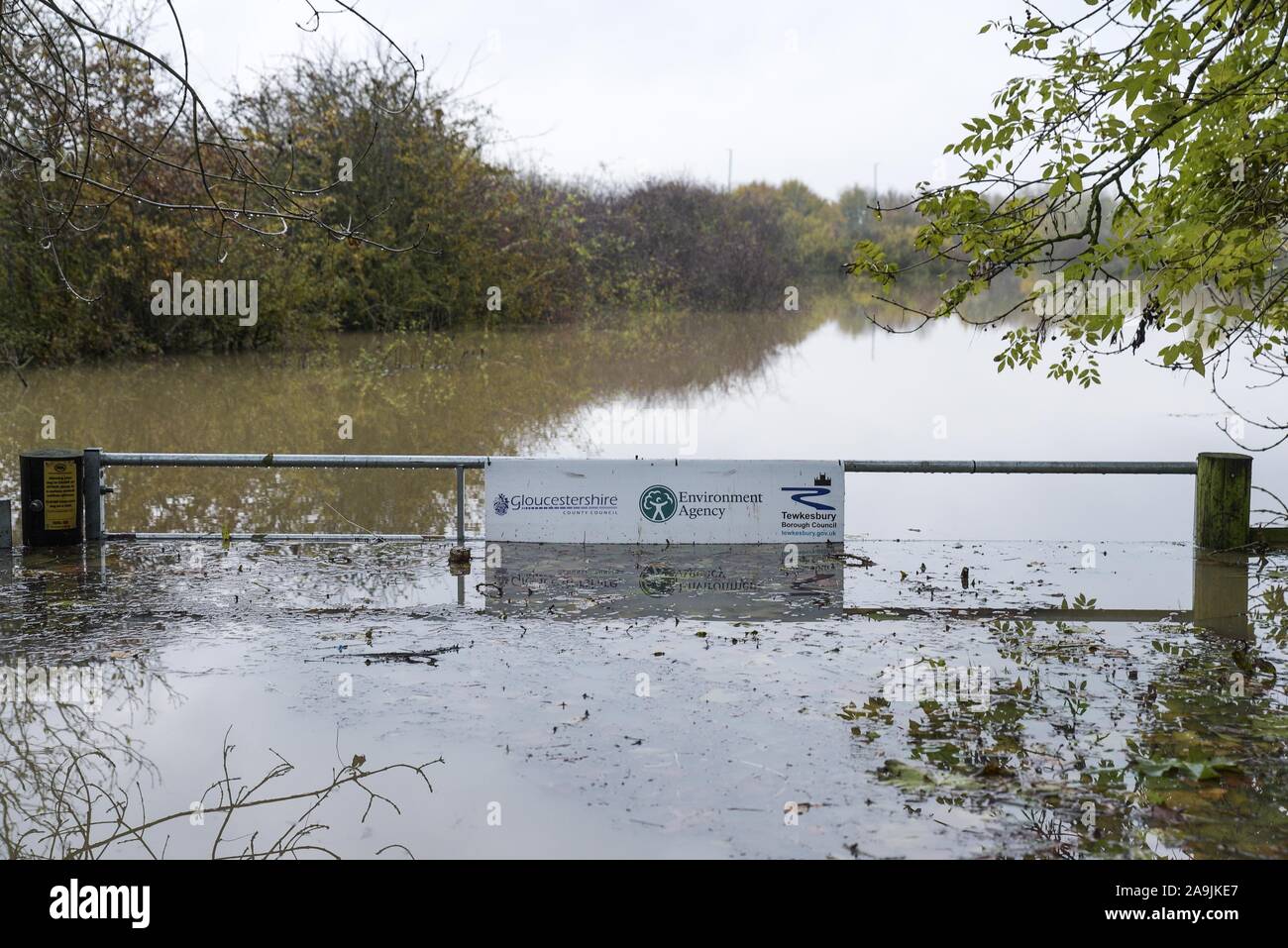 Tewkesbury, Gloucestershire UK. 16th November, 2019. An Environment Agency sign in a flooded field in Tekesbury as the town center has been hit by severe flooding as the River Avon has burst its banks. River levels continue to rise and are expected to peak at over 12 meters above normal river levels late on Saturday afternoon. Pic taken 16/11/2019. Credit: Sam Holiday/Alamy Live News Stock Photo