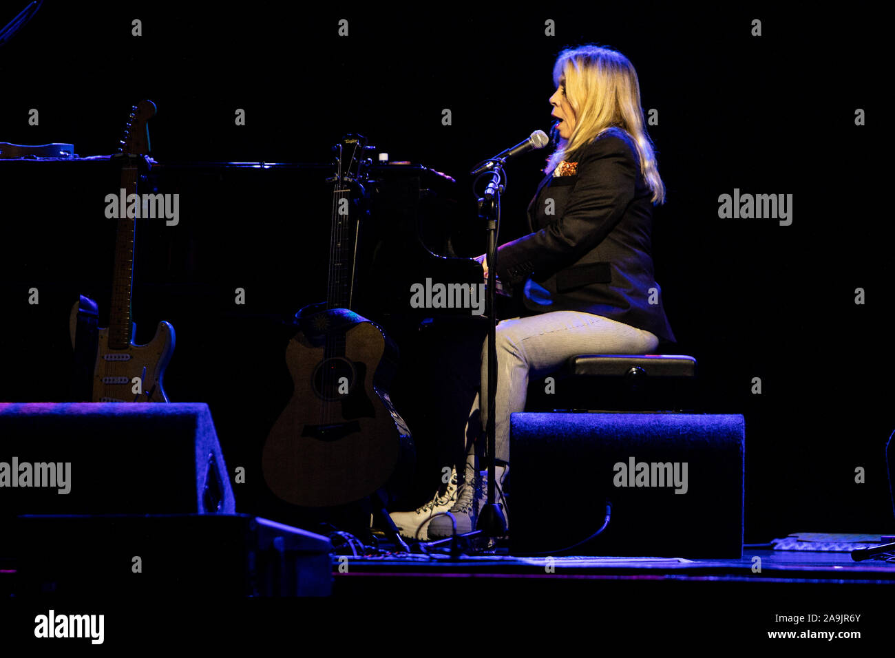 Rickie Lee Jones performs on stage at Fabrique on November 15, 2019 in Milano, Italy Stock Photo