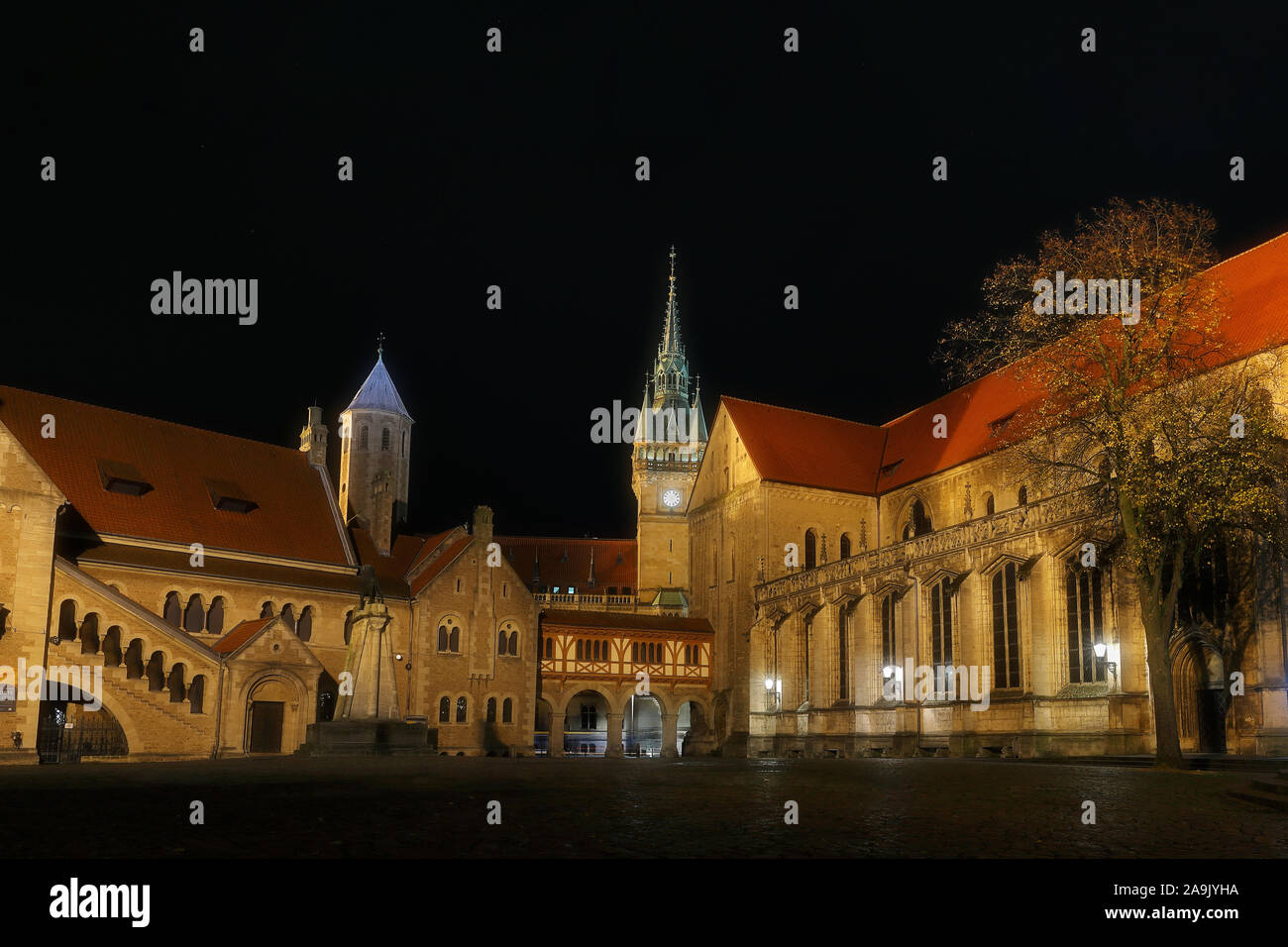 Braunschweig castle and cathedral by night Stock Photo