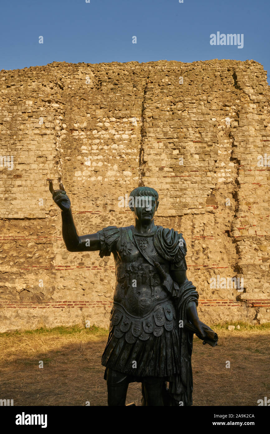 the roman wall london Stock Photo Alamy