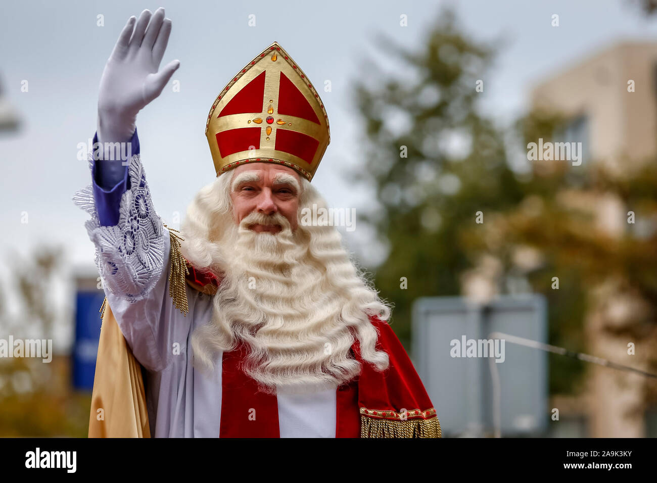 Apeldoorn, Netherlands. 16th Nov, 2019. APELDOORN, 16-11-2019, Dutchnews, Sinterklaas intocht Apeldoorn Credit: Pro Shots/Alamy Live News Stock Photo