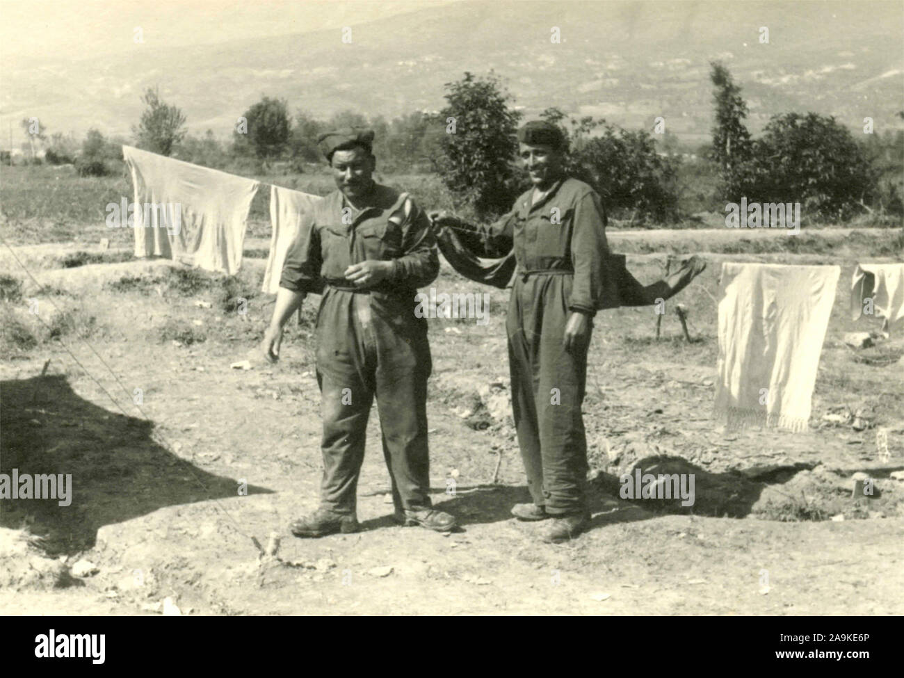 The moment of laundry during the Albanian campaign for the reconquest of Pernet, Albania Stock Photo