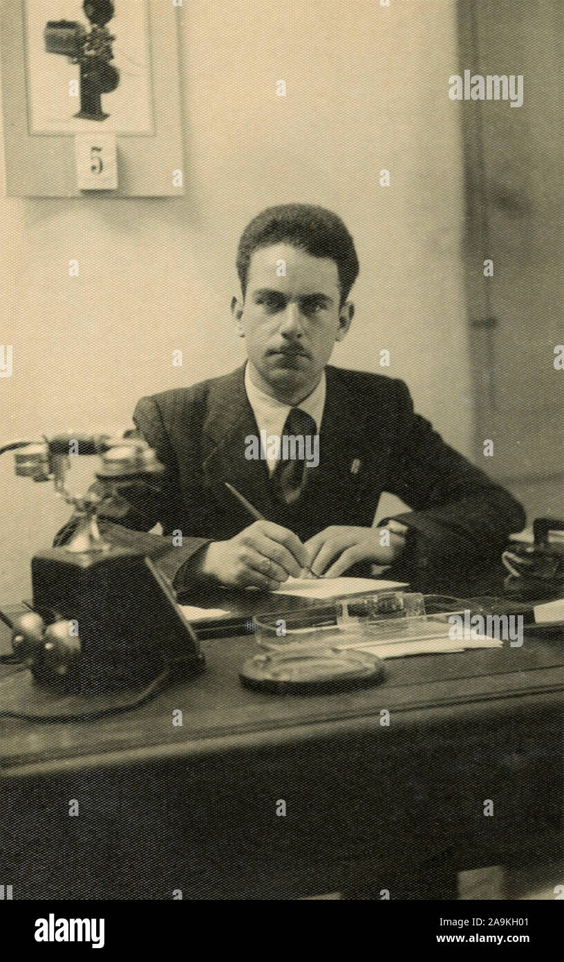 1940 office work hi-res stock photography and images - Alamy