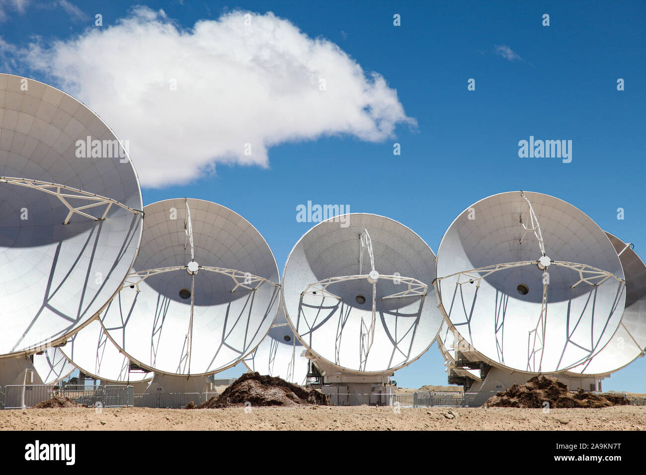 Alma Radio Observatory in the Desert of Atacama, Chile Stock Photo - Alamy