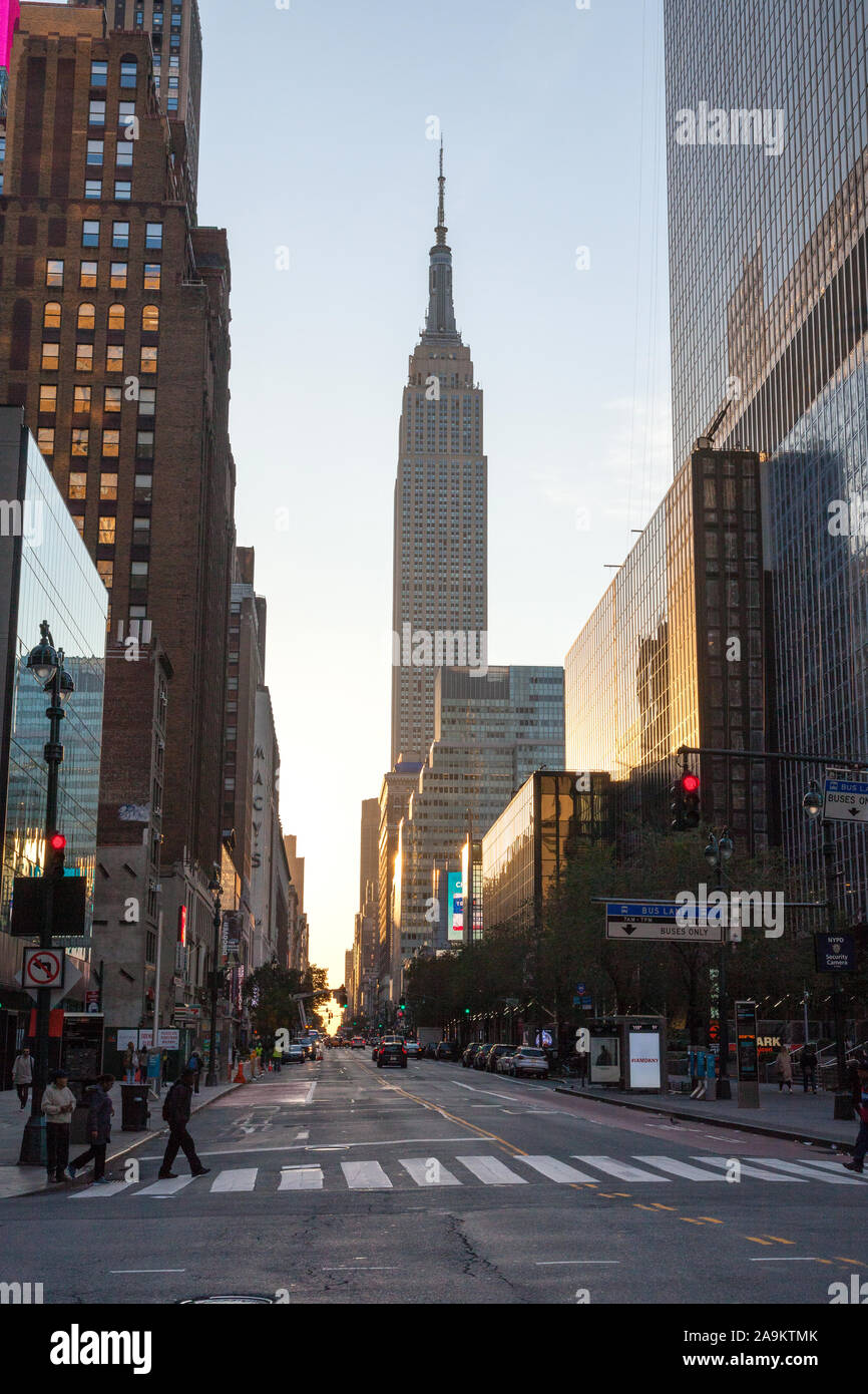 Street Corner Night High Resolution Stock Photography And Images Alamy