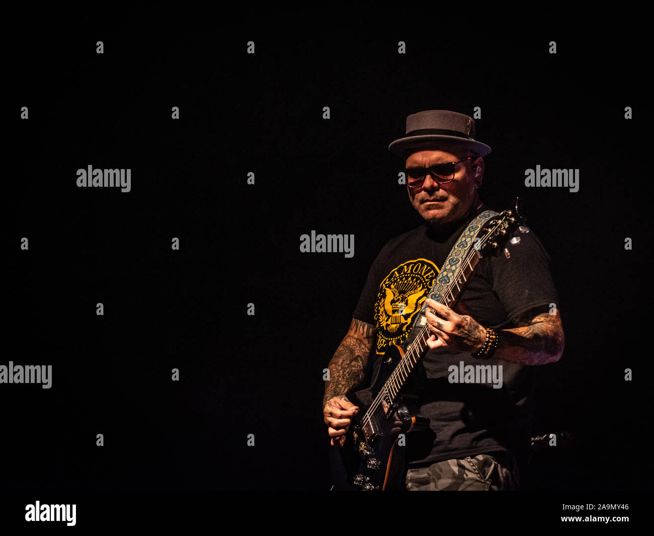 P o d bassist hires stock photography and images Alamy