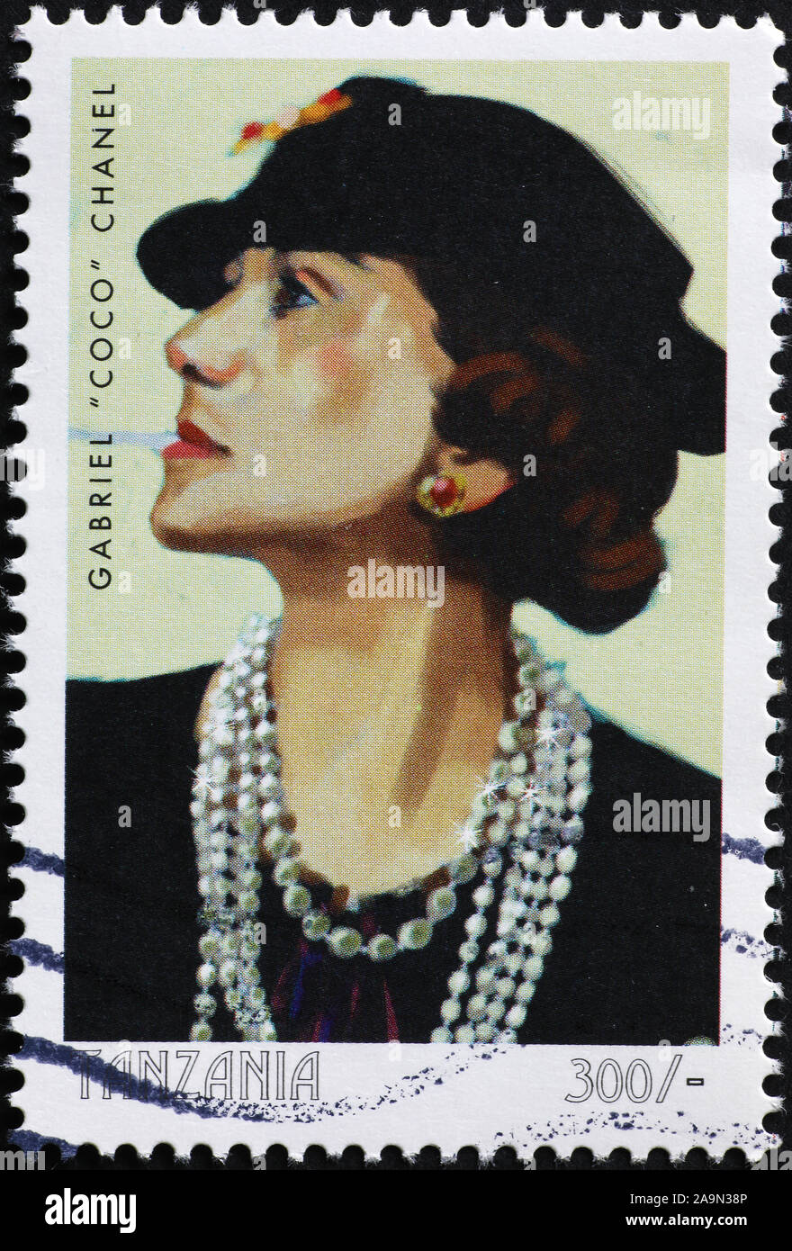 Coco chanel portrait hi-res stock photography and images - Alamy