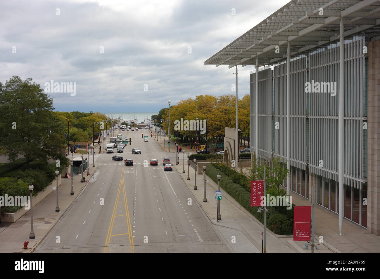 View of E Monroe St and Lake Michigan from Nichols bridgeway, Chicago Illinois Stock Photo