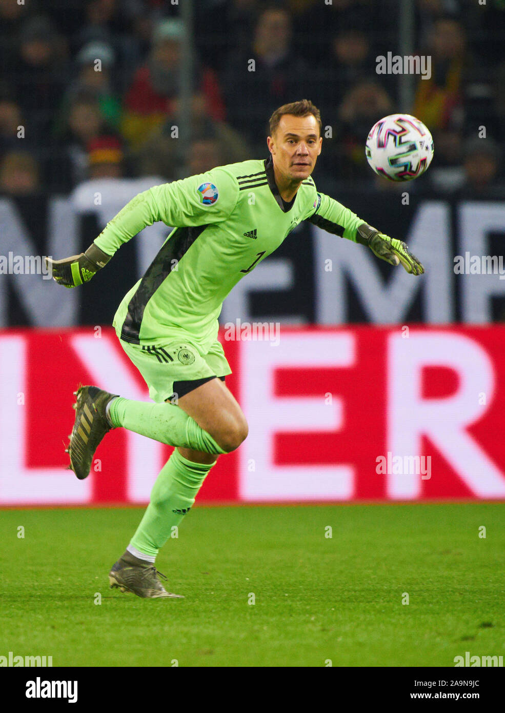 Mönchengladbach, Germany. 16th Nov 2019. Manuel NEUER, DFB 1 goalkeeper, GERMANY - BELARUS Important: DFB regulations prohibit any use of photographs as image sequences and/or quasi-video. Qualification for European Championships, EM Quali, 2020 Season 2019/2020, November 16, 2019 in Mönchengladbach, Germany. Credit: Peter Schatz/Alamy Live News Stock Photo