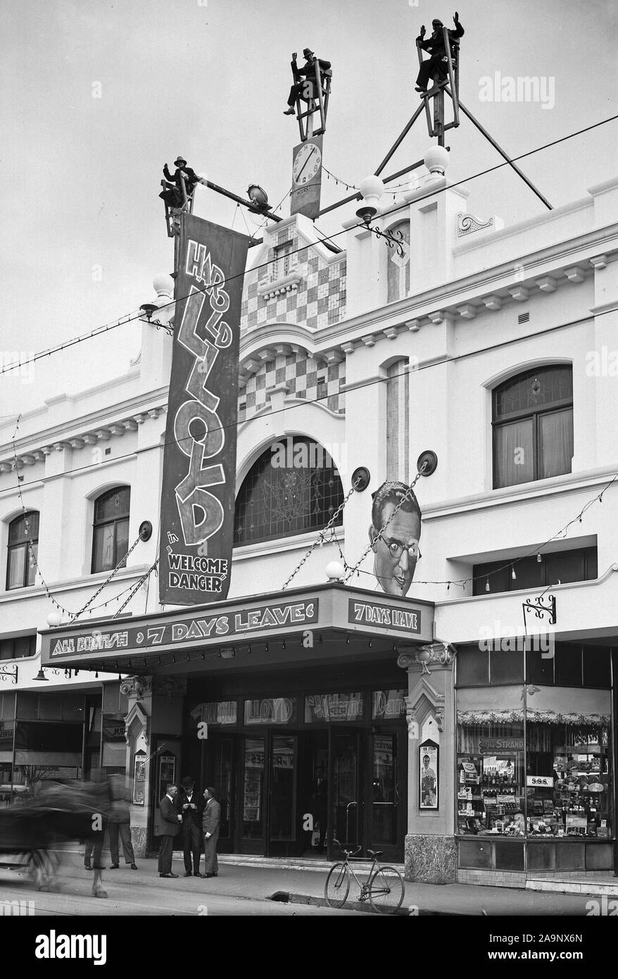 Front of the New Strand Theatre, Liverpool Street, Hobart advertsing