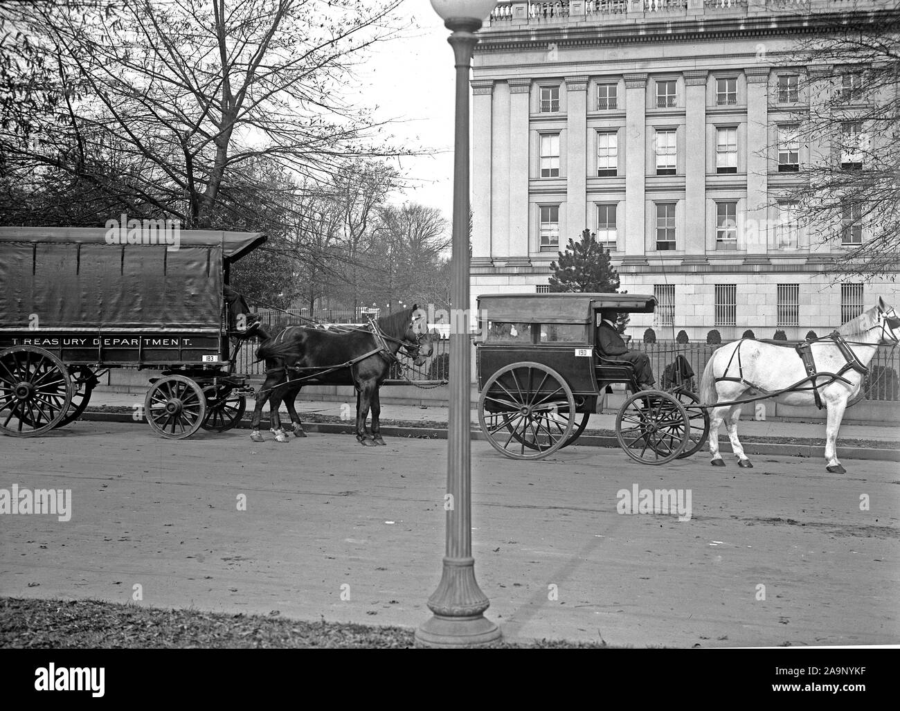 Horse drawn U.S. Treasury Department wagon in Washington D.C. ca. 1910-1917 Stock Photo