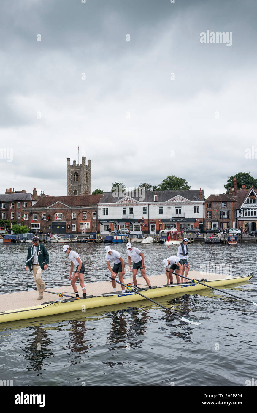 Henley-on-Thames. United Kingdom.  Prince Albert Challenge Cup, Deerfield Academy USA, boating to compete at the 2017 Henley Royal Regatta, Henley Reach, River Thames.    14:42:55  Thursday  29/06/2017     [Mandatory Credit. Peter SPURRIER/Intersport Images. Stock Photo