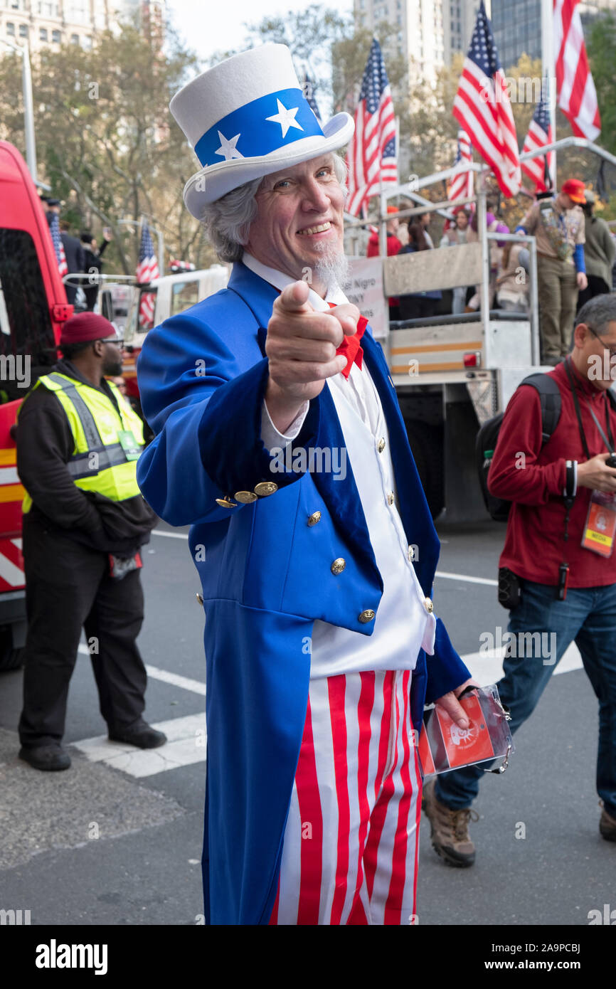 UNCLE SAM WANTS YOU A Man Dressed As Uncle Sam At The Veteran S Day Uncle Sam Wants You A Man Dressed As Uncle Sam At The Veterans Day Parade In Manhattan New York City 2A9PCBJ