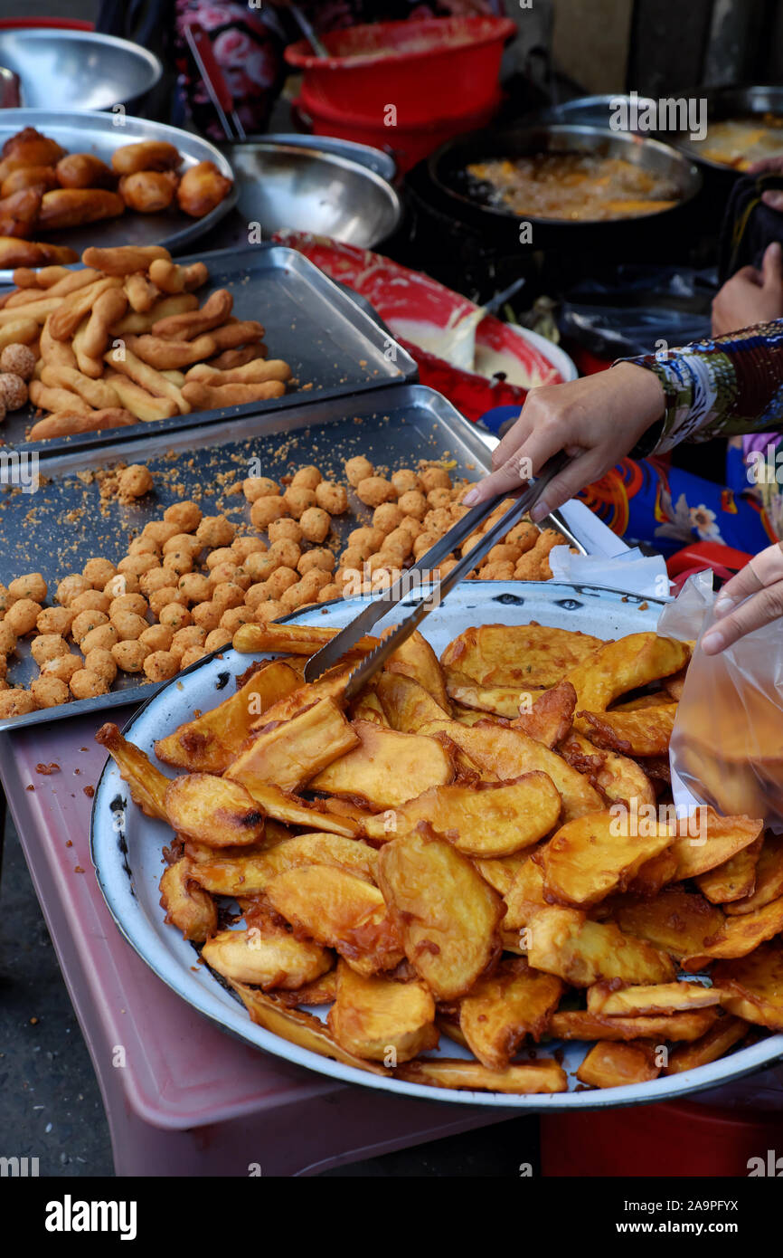 Cooking And Deep Frying In Fatiscent Big Pan Or Wok, Street Food Stall In  India, Junk Unhealthy Eating. Fire Coming Out Below The Pan. Stock Photo,  Picture and Royalty Free Image. Image