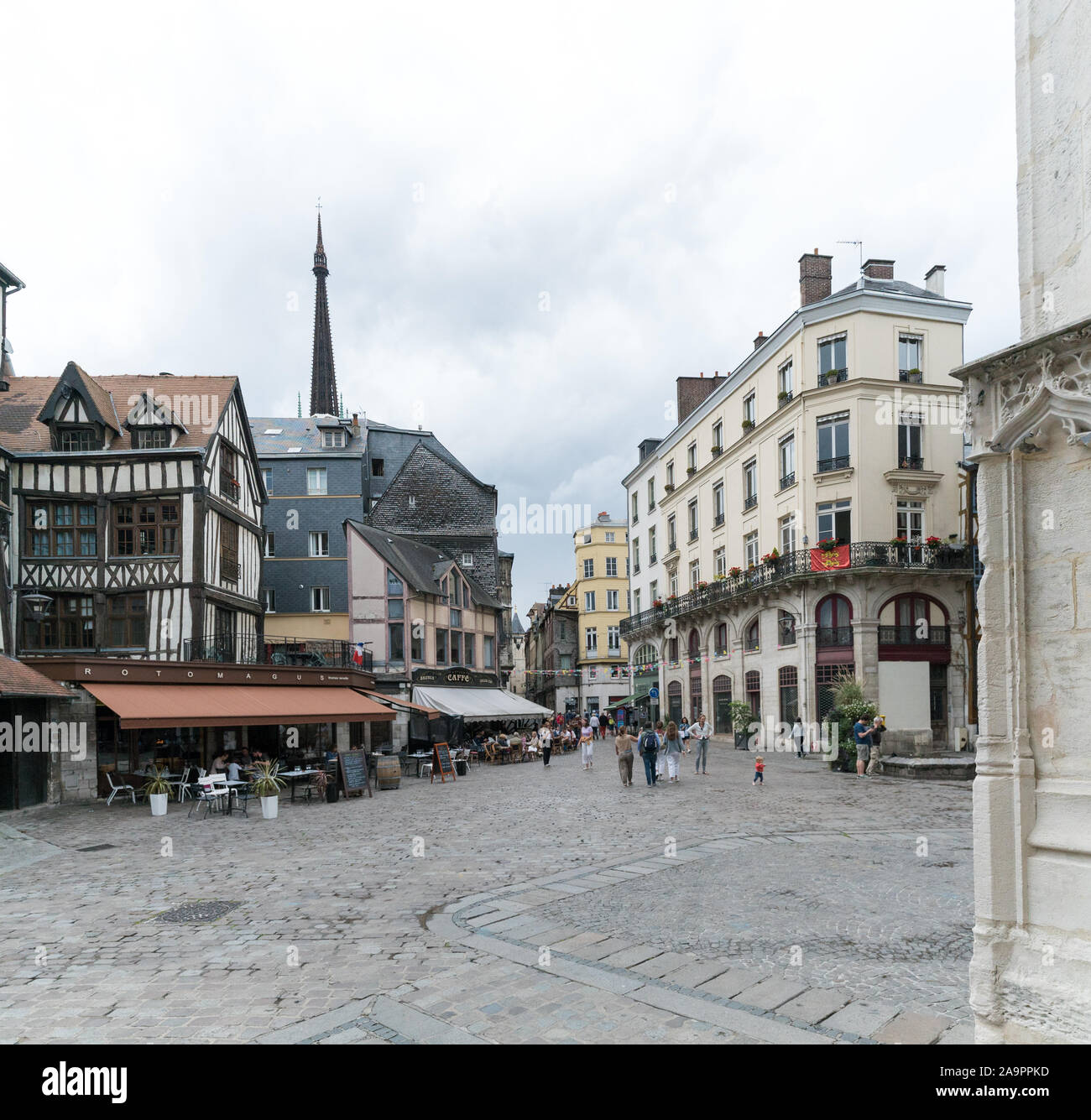 Rouen france town square hi-res stock photography and images - Alamy