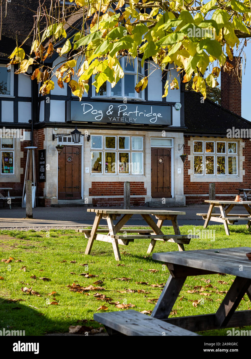 Dog and Partridge pub, Yateley, Hampshire Stock Photo