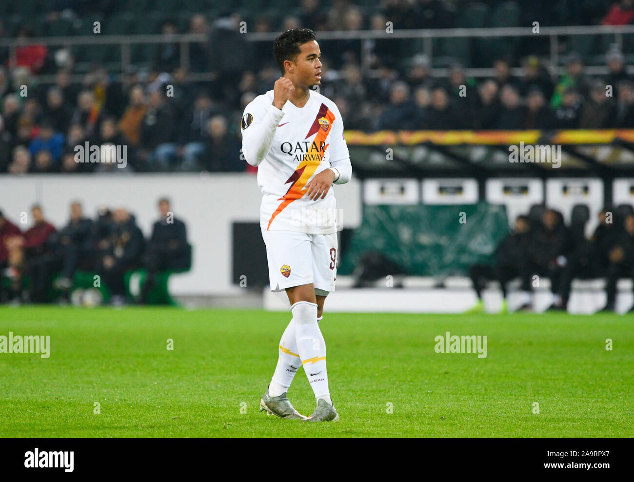 Borussia Park Monchengladbach, 7.11.2019,  Football: Europe League  Season 2019/20, matchday 4, Borussia Monchengladbach (MGL) vs. AS Rom (ROM):  Justin Kluivert (ROM)  UEFA REGULATIONS PROHIBIT ANY USE OF PHOTOGRAPHS AS IMAGE SEQUENCES AND/OR QUASI-VIDEO Stock Photo