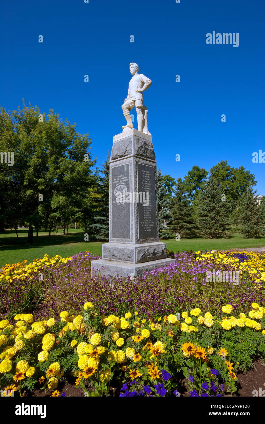 Cairns statues hires stock photography and images Alamy