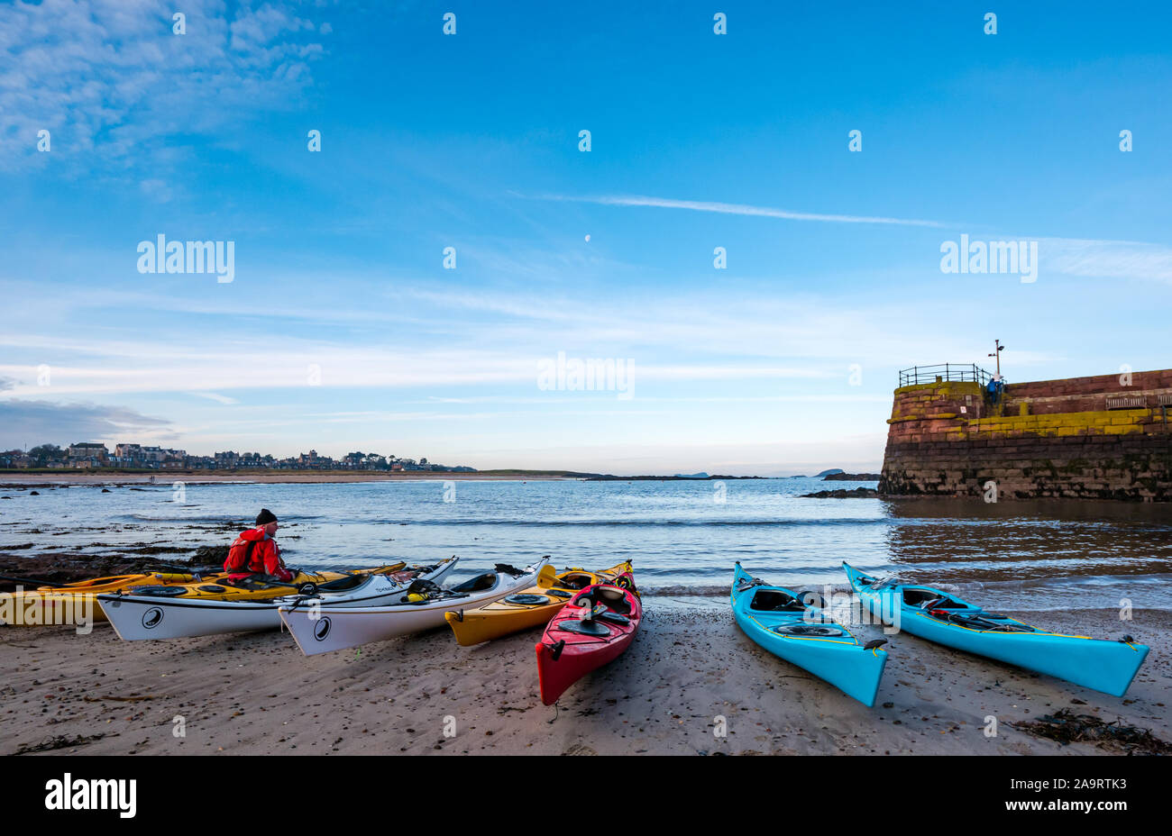 North Berwick, Scotland, United Kingdom. 17th Nov, 2019. Lothian Sea Kayakers trip to Lamb Island. The sea kayak club makes a trip during the Winter each year to ‘mallow bash' to rid the island  of tree mallow. The island is difficult to land by boat but accessible by kayak. The group of 20 set off the West Beach Stock Photo