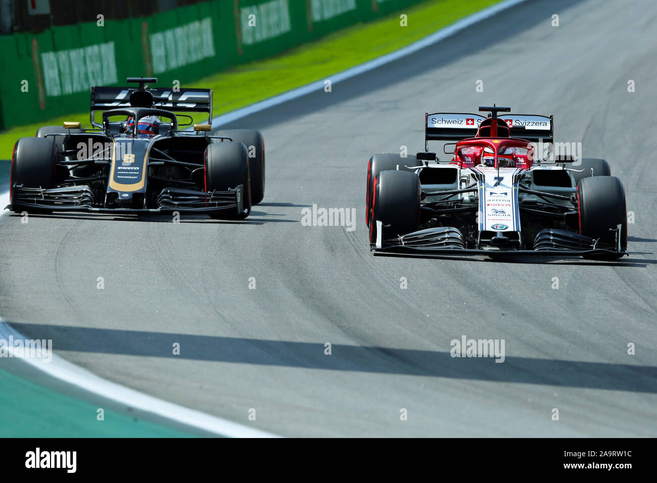 L to R): Romain Grosjean (FRA) Haas F1 Team with Jenson L to R): Romain Grosjean (FRA) Haas F1 Team with Jenson