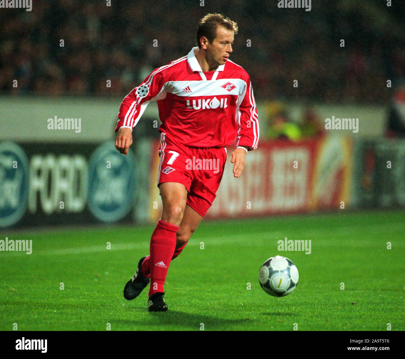 stadium Leverkusen Germany 25.10.2000, Football: UEFA Champions-League,  Bayer 04 Leverkusen (B04, white) vs Spartak Moscow (SPM, red) 1:0; Vassili  BARANOV (SPM Stock Photo - Alamy