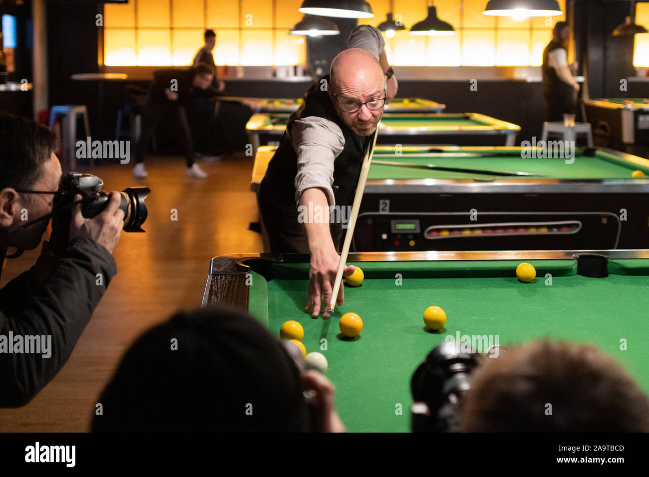 Strathclyde University Student Union, Glasgow, Scotland, UK. 15th Nov, 2019. Scottish Green Party co leader Patrick Harvie MSP plays pool students at Strathclyde University. Ahead of the meeting Patrick said 'Young people's voices are being ignored in this election, which is unforgivable' Stock Photo