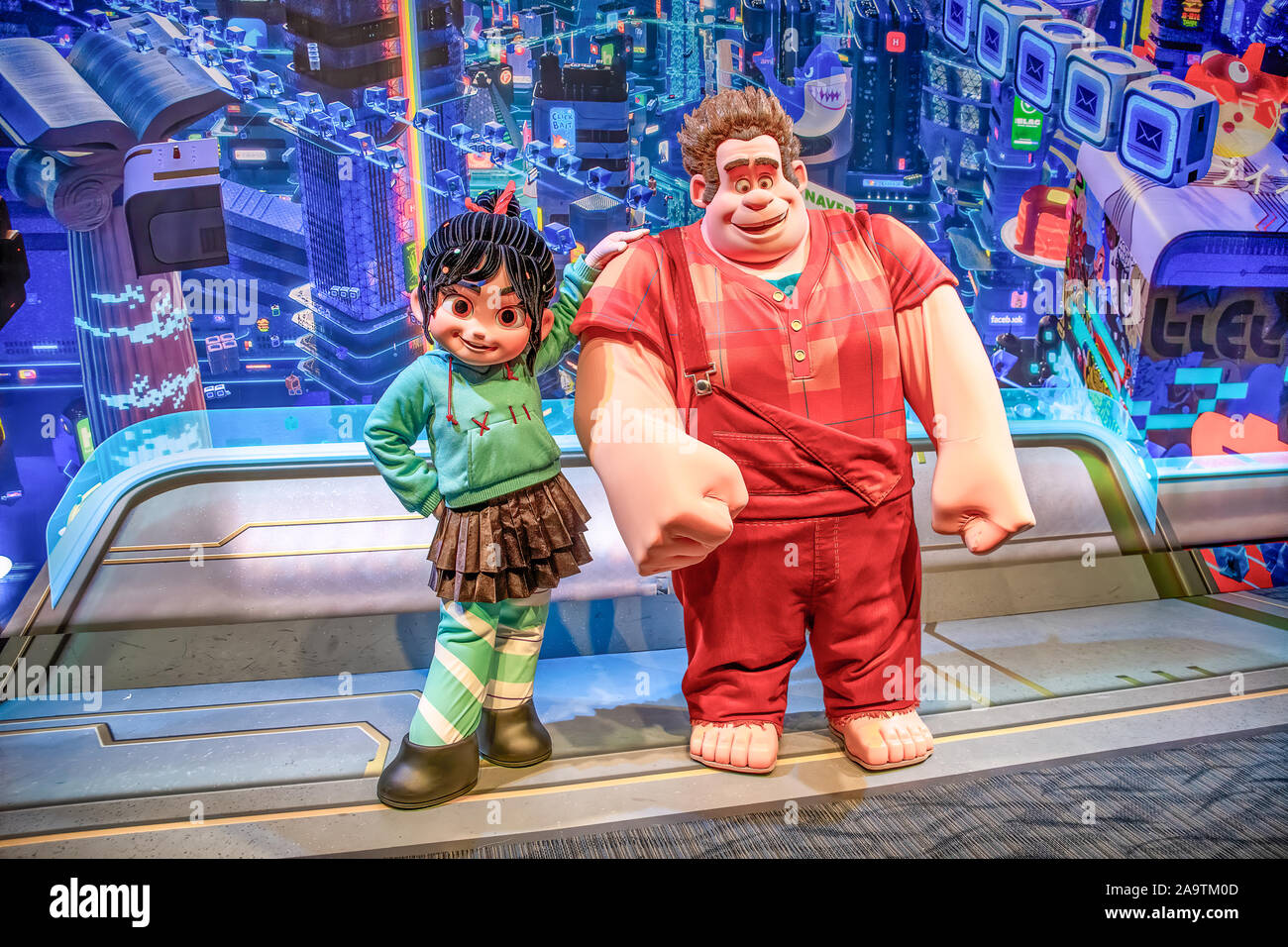 Vanellope von Schweetz and Wreck it Ralph character meet and greet Stock  Photo - Alamy
