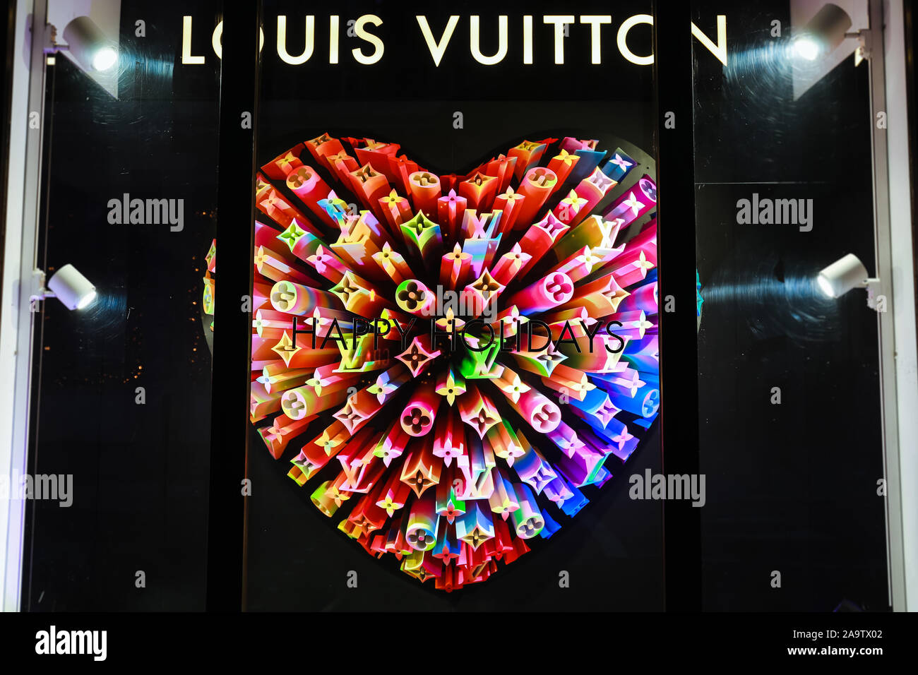 logo lv heart