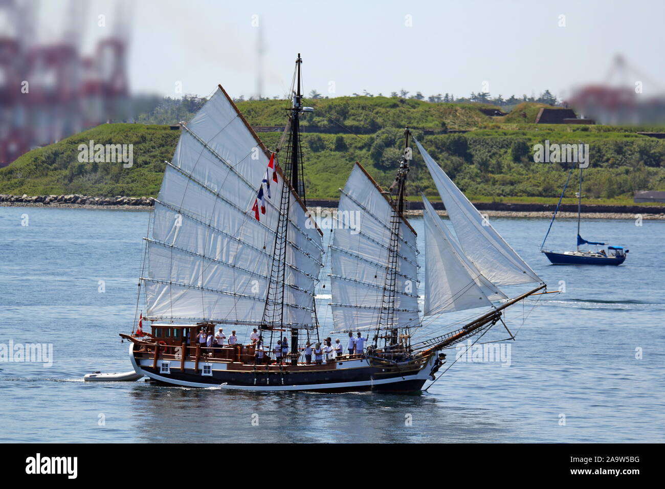 Full oriental style junk rig sails, Schooner, tall ship Larinda, in ...