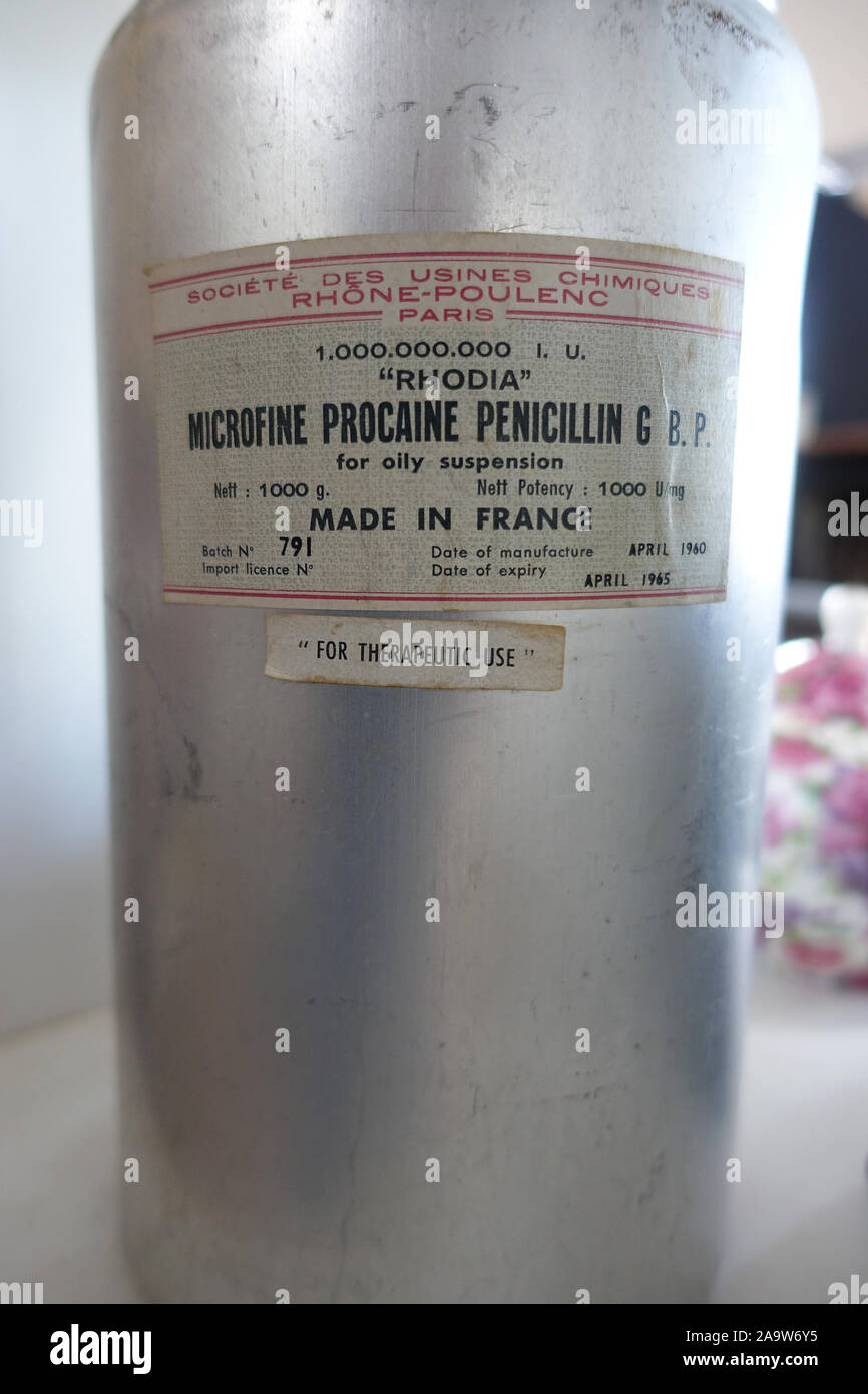 Penicillin bottle hi-res stock photography and images - Alamy