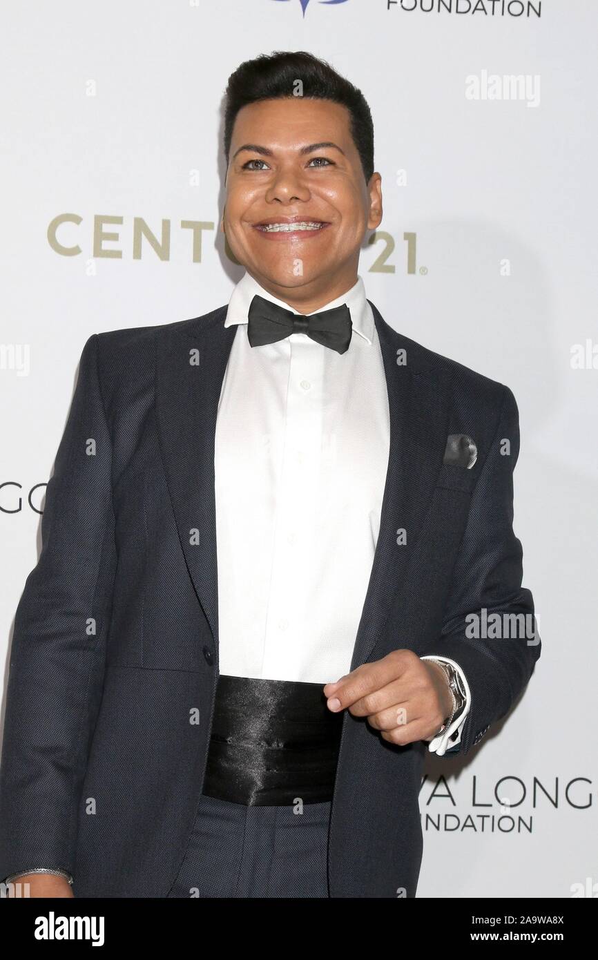 Beverly Hills, CA. 15th Nov, 2019. Victor Florencio at arrivals for The