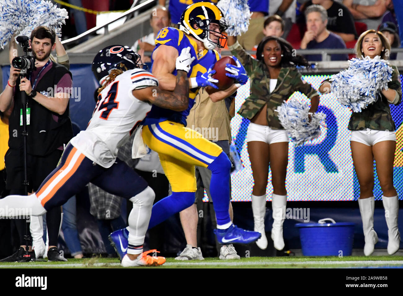 Chicago Bears wide receiver Reggie Davis catches a ball during an NFL  football camp practice in Lake Forest, Ill., Saturday, Aug. 22, 2020. (AP  Photo/Nam Y. Huh, Pool Stock Photo - Alamy