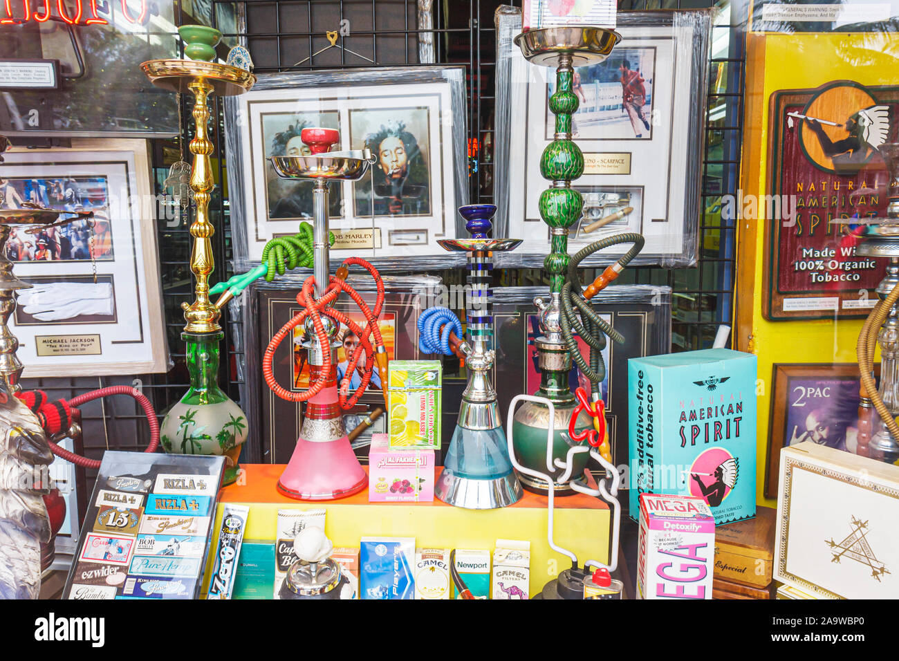 Smoke Shop High Resolution Stock Photography And Images Alamy