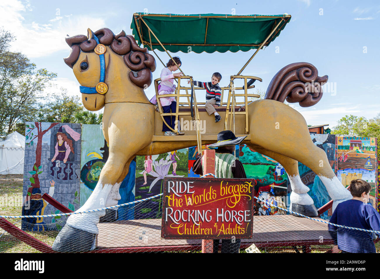 Worlds biggest rocking horse horses hi-res stock photography and images ...