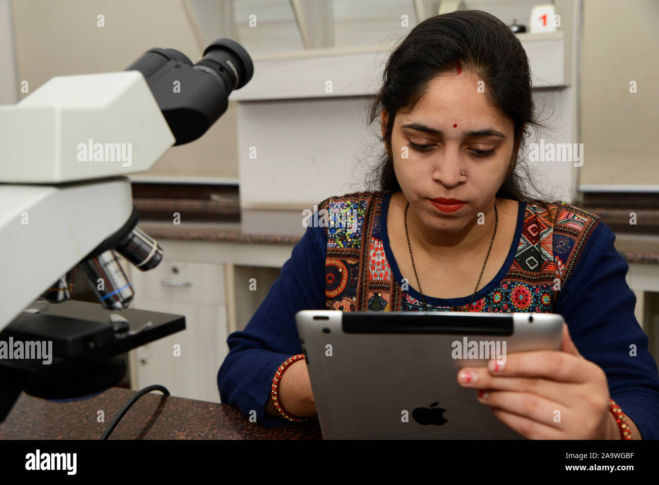 India student science computer hires stock photography and images Alamy