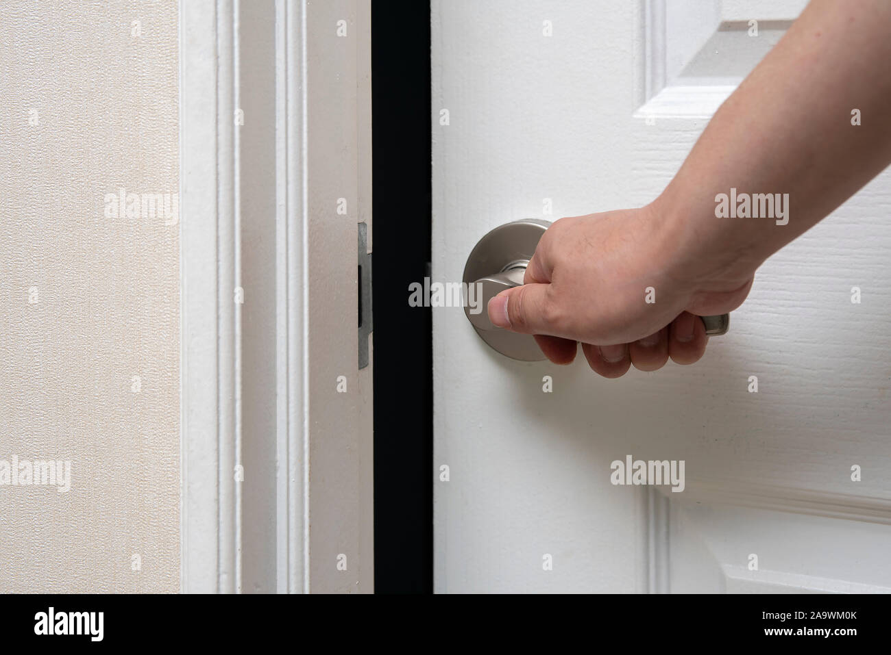 Closing door close up hi-res stock photography and images - Alamy