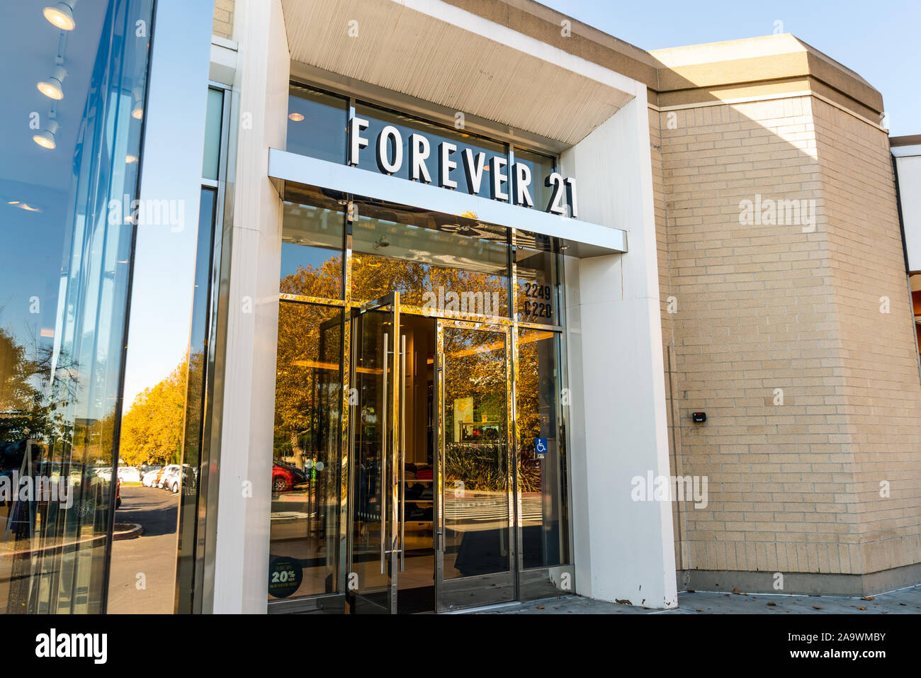 Forever 21 Near Me Locations and Opening Hours — MapsNearMe