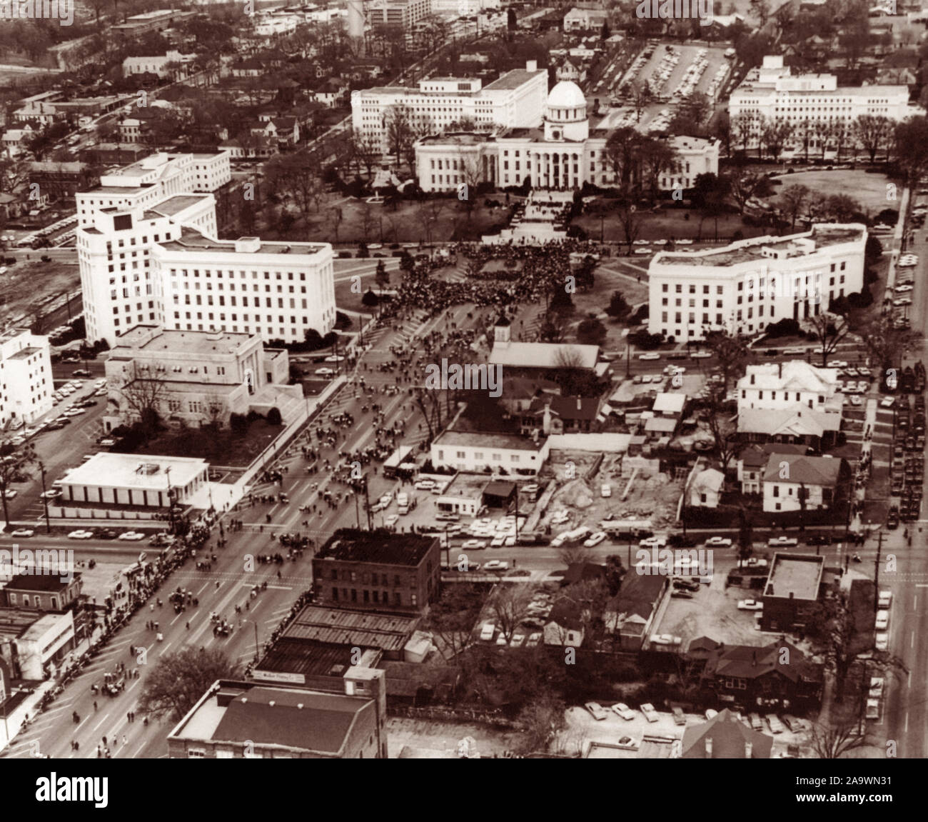 Aerial photo of the Selma to Montgomery civil rights march reaching the Alabama Capitol building on March 25, 1965. (USA) Stock Photo