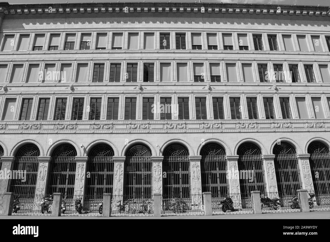 Zürich City: The Swiss National Bank Building at Bürkliplatz Stock Photo