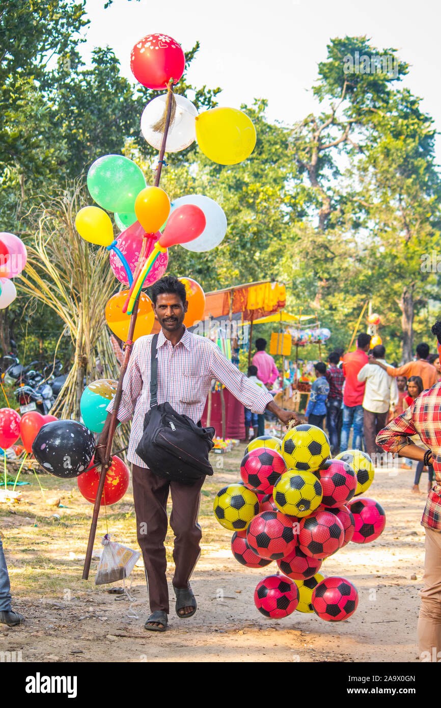 Balloons seller india hires stock photography and images Alamy