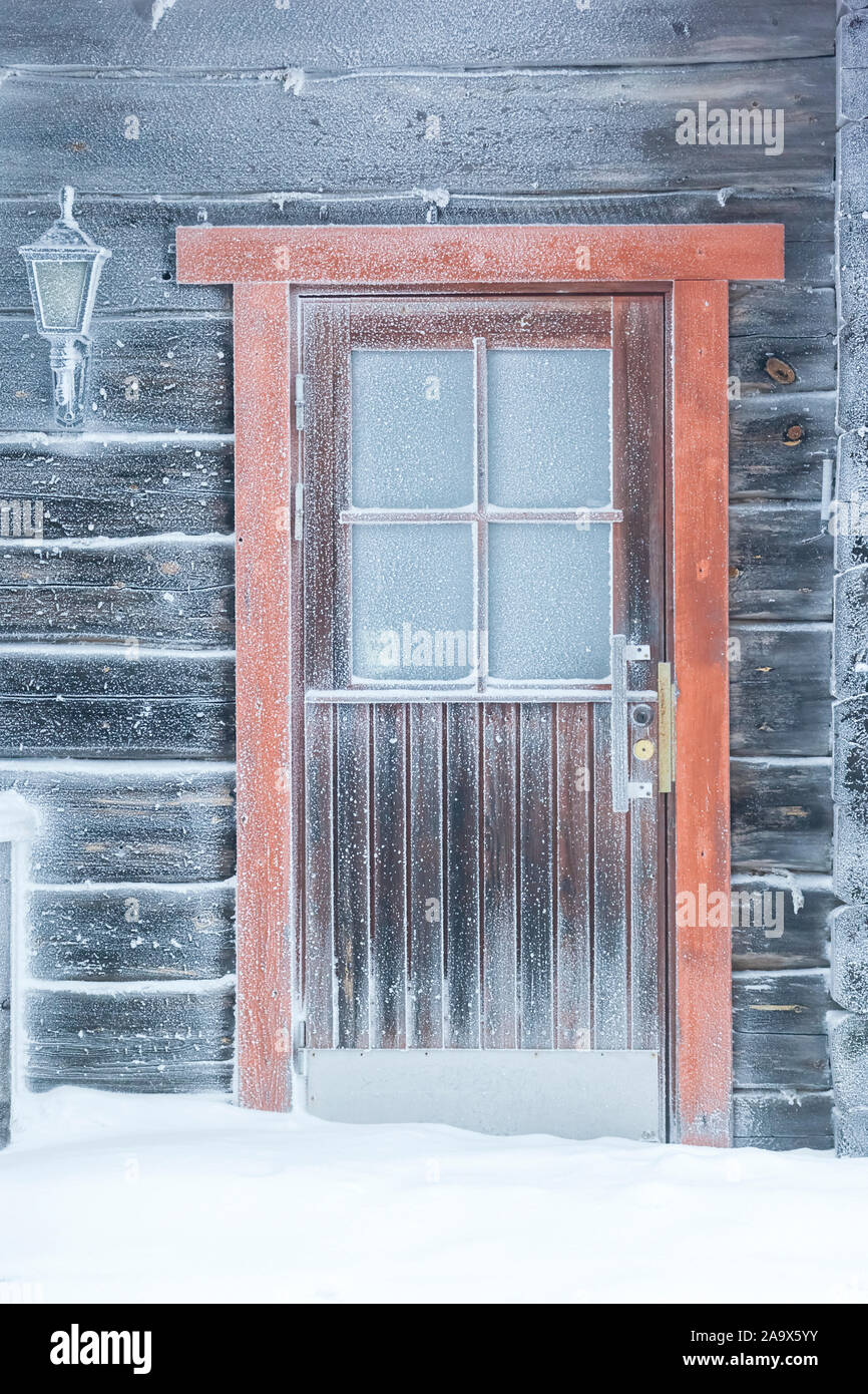 Europa, Finnland, Lappland, vereistes Holzhaus, Eisfenster Stock Photo -  Alamy