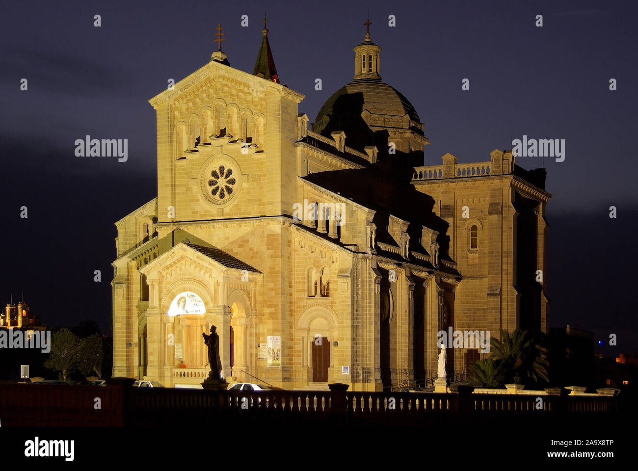 Kuppelkirche hi-res stock photography and images - Alamy