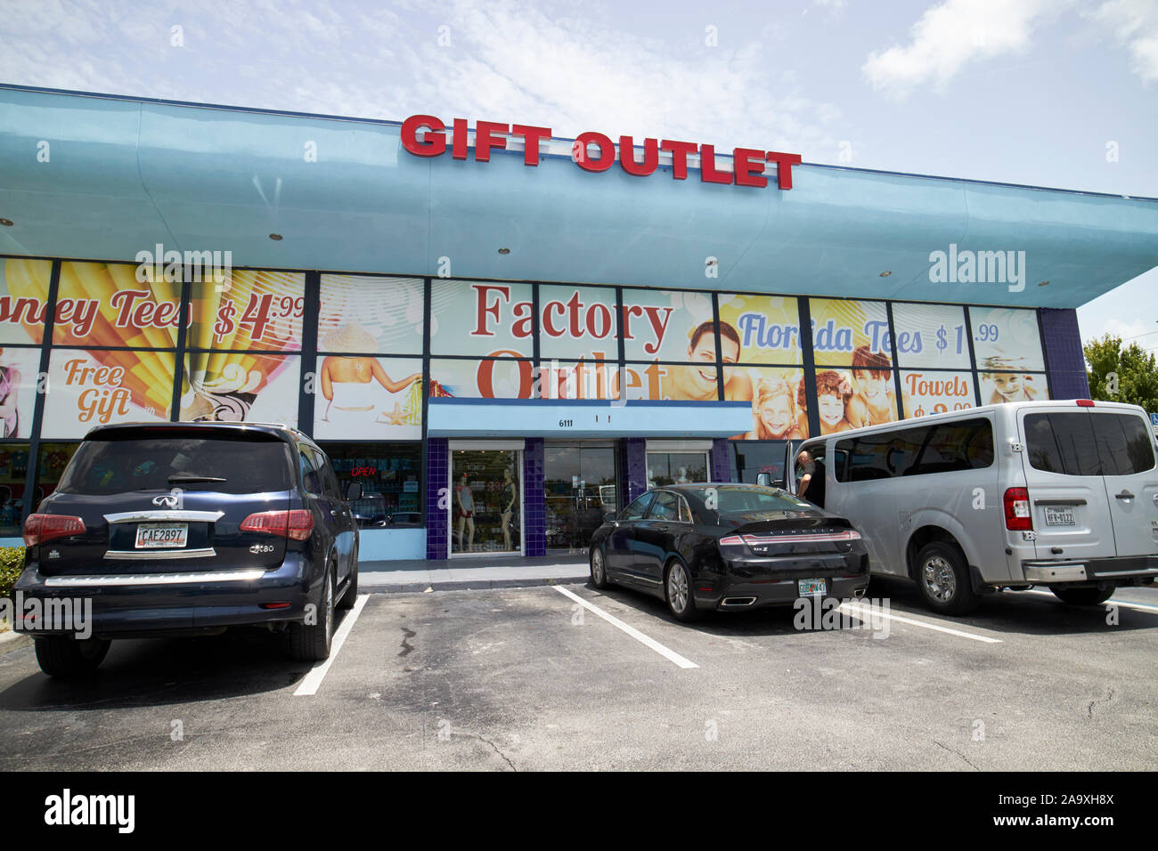 gift outlet factory outlet cheap souvenirs and gifts store kissimmee florida usa Stock Photo