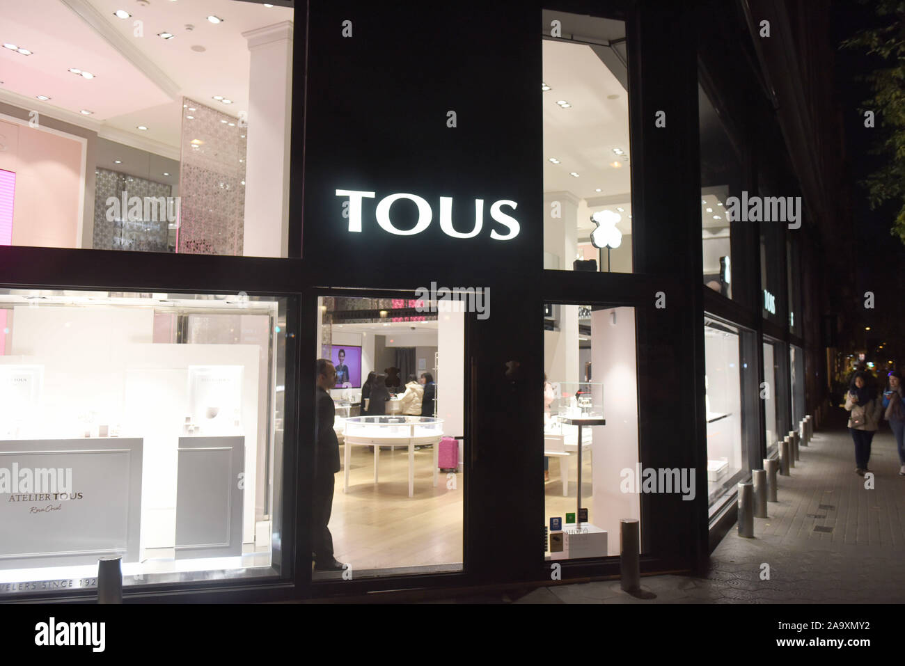 Tous store hi-res stock photography and images - Alamy