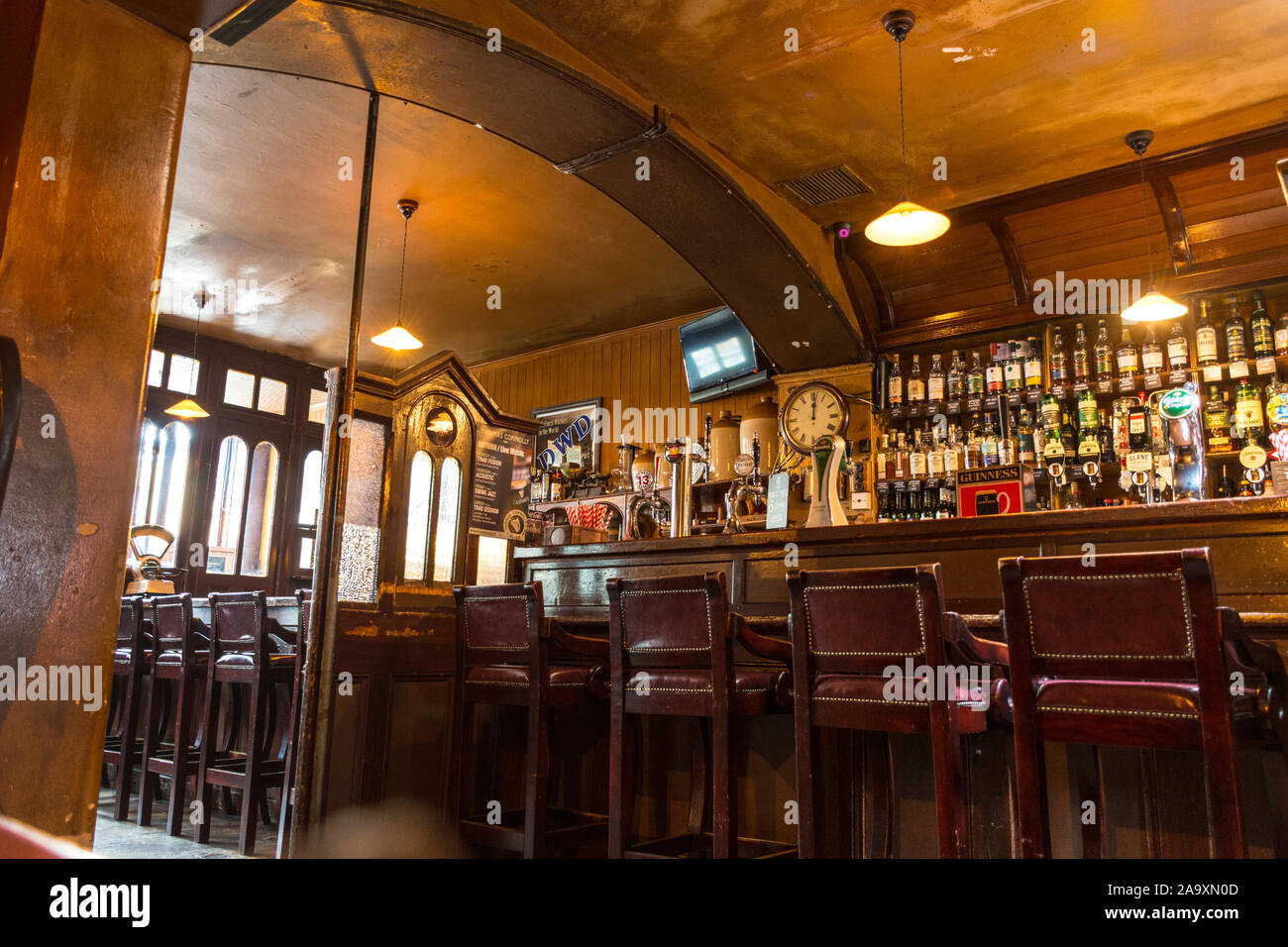 Traditional irish pub interior hires stock photography and images Alamy
