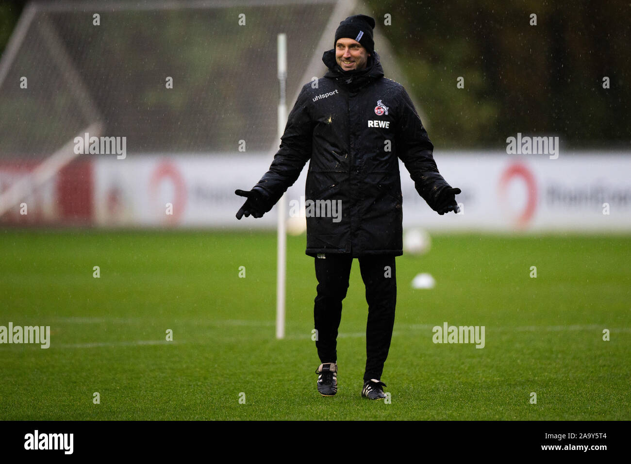 Cologne, Germany. 18th Nov, 2019. Andre Pawlak, Interim Coach of Bundesliga  1 FC Köln, leads the training. According to Sky Sport News, Markus Gisdol  is to become the new coach of the