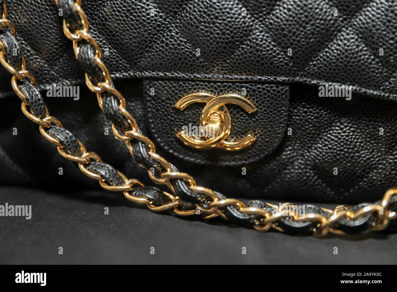 Black chanel purse hi-res stock photography and images - Alamy