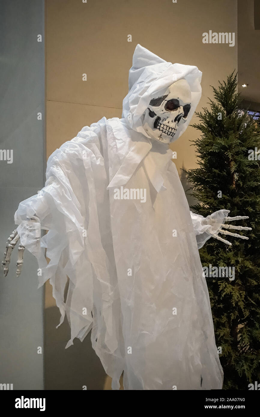 Skeleton ghost hi-res stock photography and images - Alamy