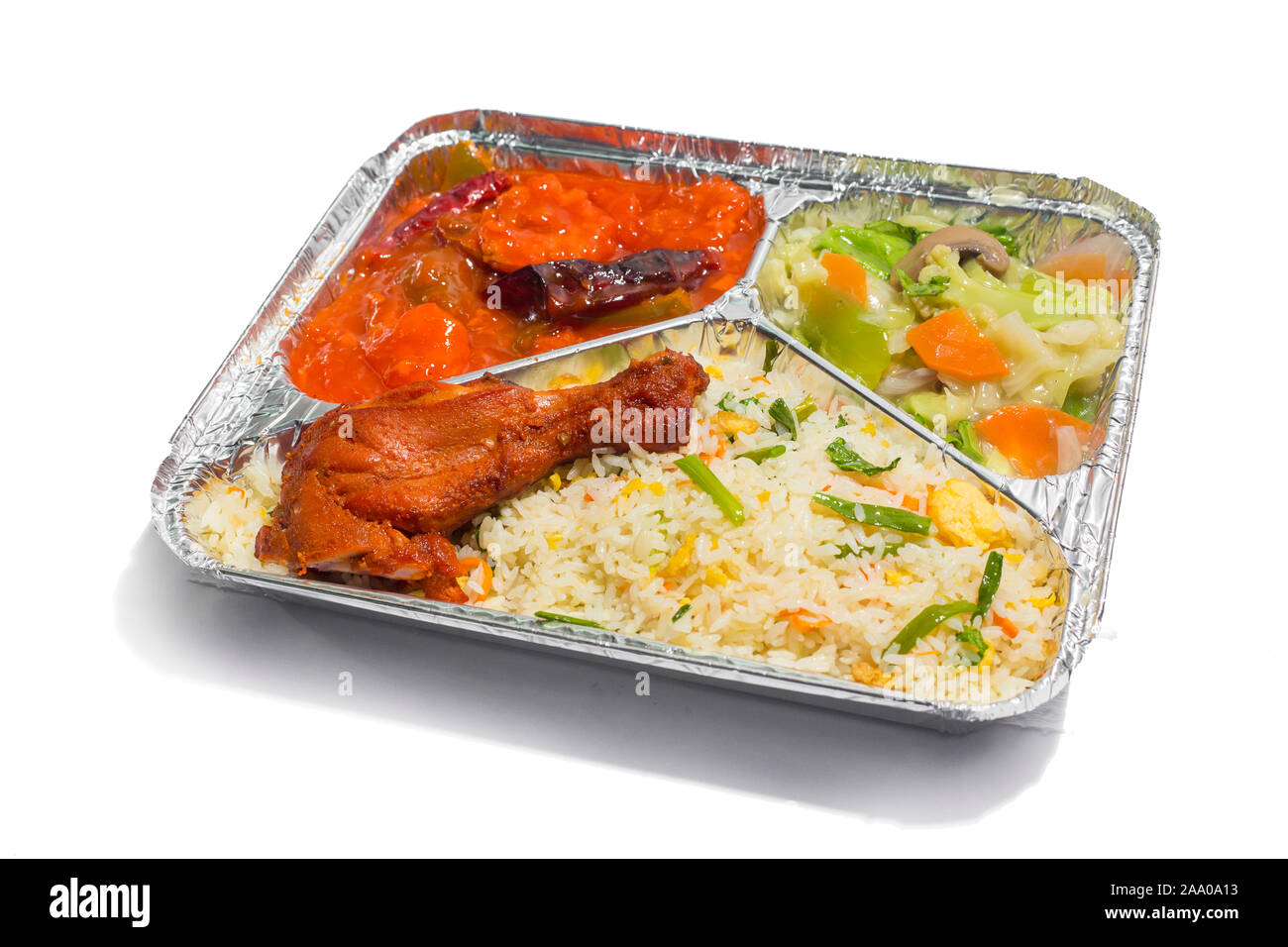 The Food Warmer Aluminum Foil Rectangular Disposable Parcel Lunch Box Thai And Chinese Style Meal Take Away Delivery 450ml 3 Parts Foil Container Lu Stock Photo Alamy