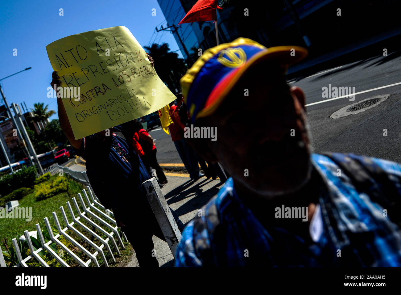 San Salvador El Salvador 18th Nov 2019 A Student Holds A